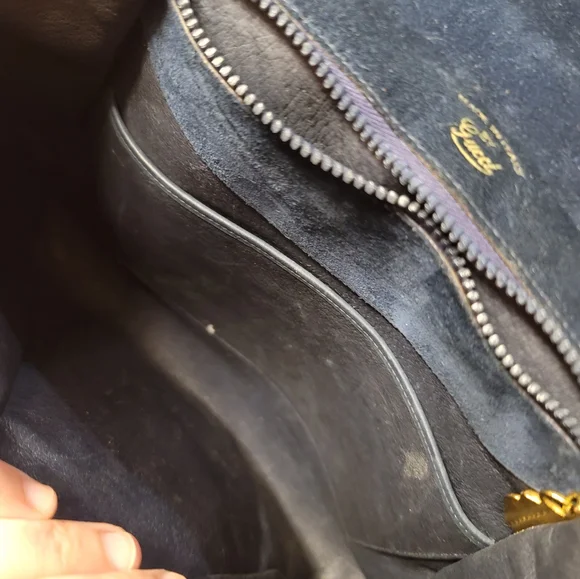 Vintage Rare Suede Gucci bag!! FIRM PRICE ‼️ - Picture 5 of 9
